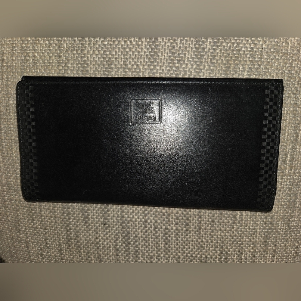 Burberrys Vintage Black Leather Wallet